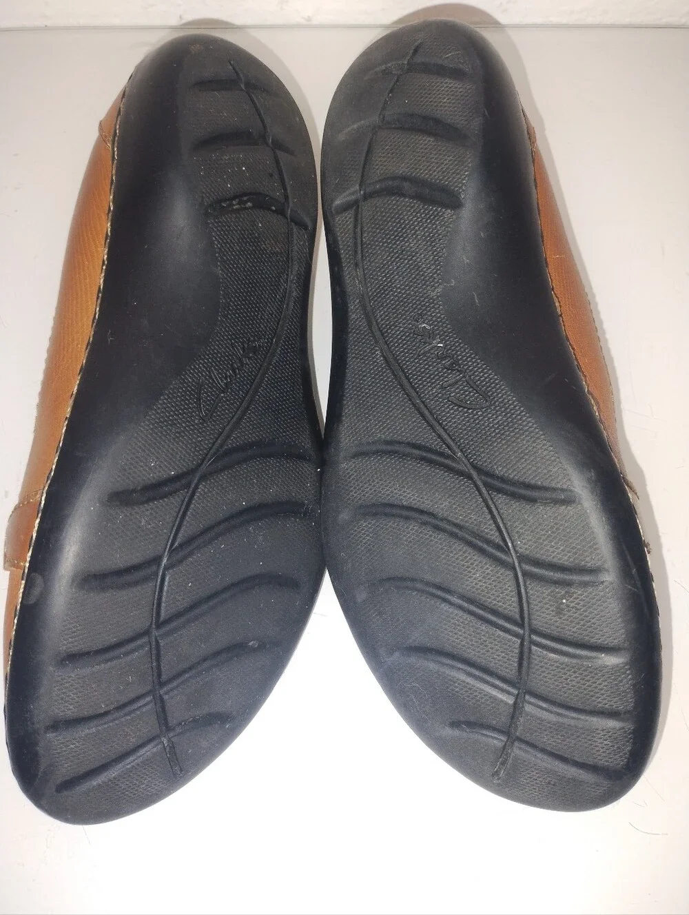 Clarks Women's Ashland Ice Slip-On Loafer - Size 8.5 M